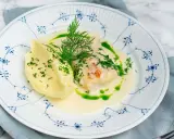 Ugnsbakad torsk med krämig sås, potatismos och dill. En klassisk rätt som smakar underbart.