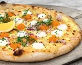Pizza bianco med rom, dill och citron. Ett spännande pizza bianco recept som lyfter smakerna.