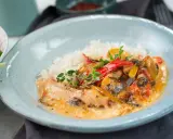 En krämig kycklinggryta med ris, paprika och champinjoner. En härlig middag som värmer.