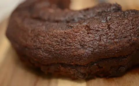 En saftig chokladkaka, perfekt för ett enkelt chokladkaka recept.