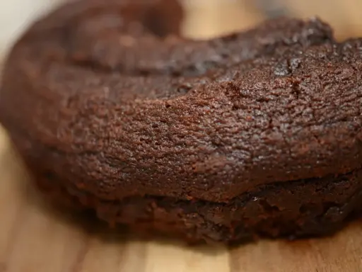 En saftig chokladkaka, perfekt för ett enkelt chokladkaka recept.